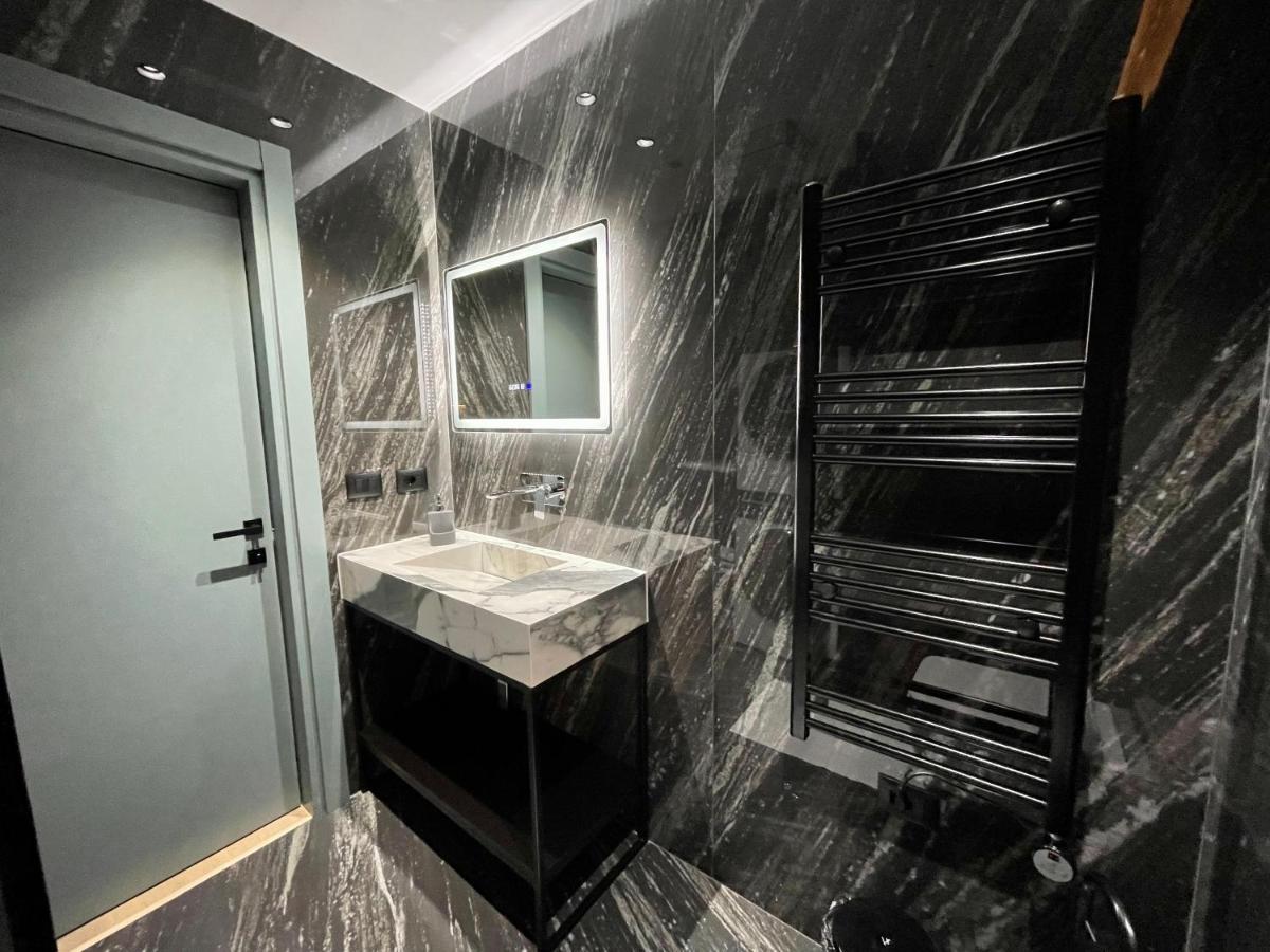 Queens Luxury Apartments Tirana Exterior foto