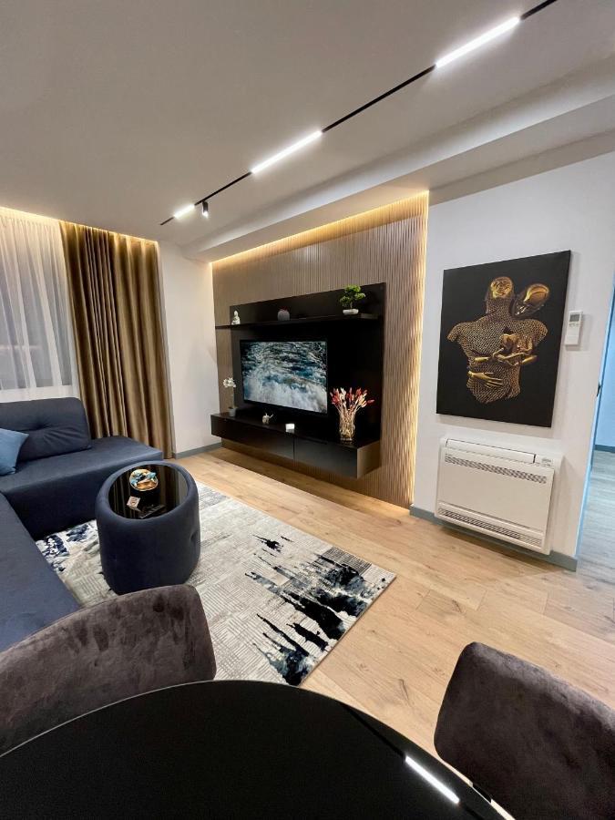 Queens Luxury Apartments Tirana Exterior foto
